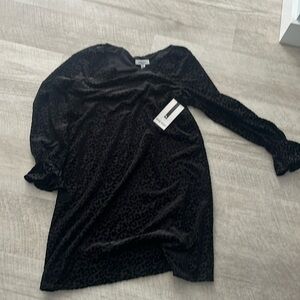 Nwt size 8 nine wear black cheetah velvet dress
